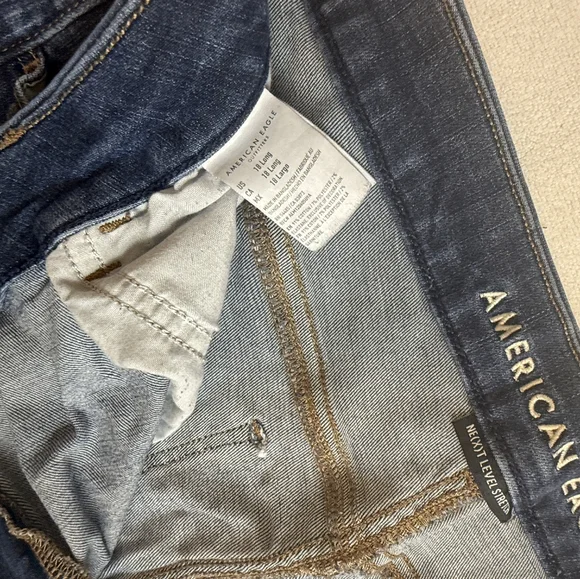 American Eagle Plus Size Women's Distressed Next Level Stretch Jeans - Picture 5 of 5